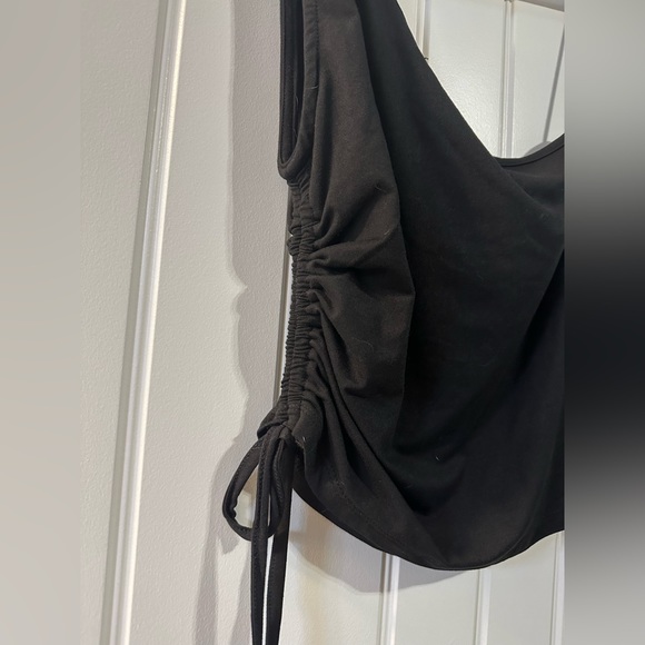 Cinch-able one shoulder top - Picture 2 of 4